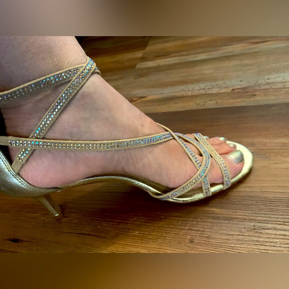 Antonio Melani Crystal & Leather Gold Sandals sz9.5